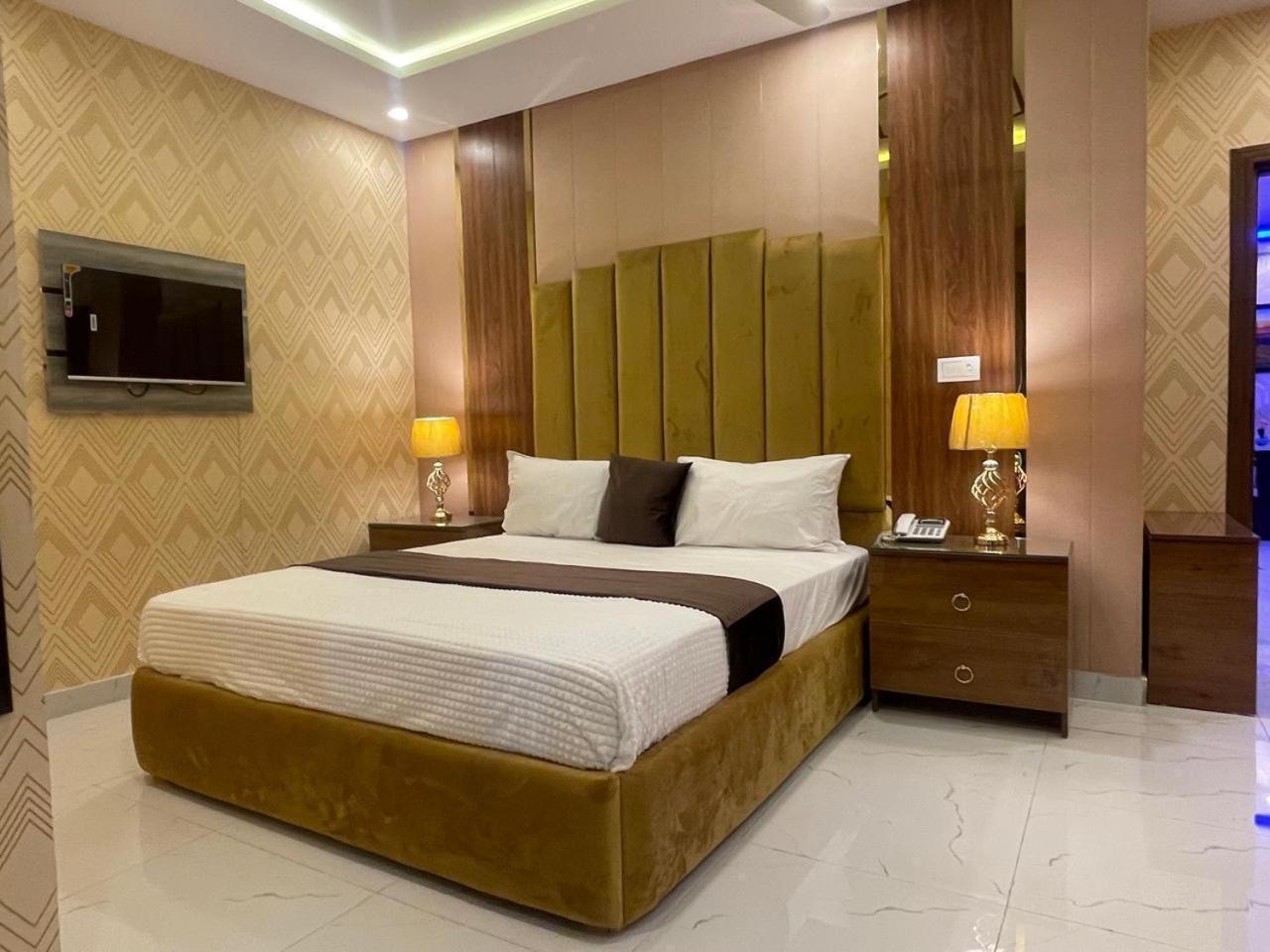 Hotel Croydon International Rawalpindi Dış mekan fotoğraf